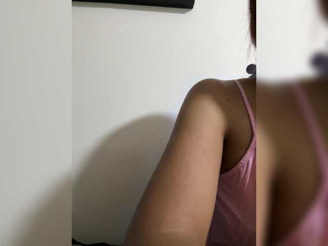 AmyScott live cam on BongaCams