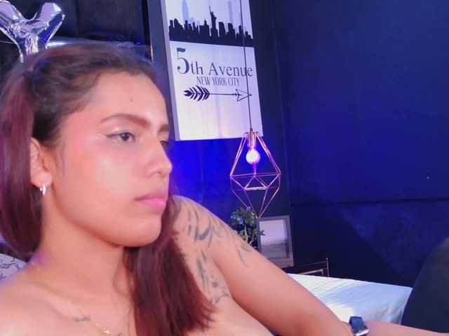 AmyScott live cam on BongaCams