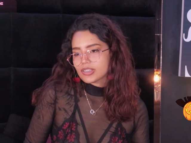 AmyScott live cam on BongaCams