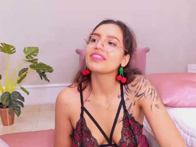AmyScott live cam on BongaCams