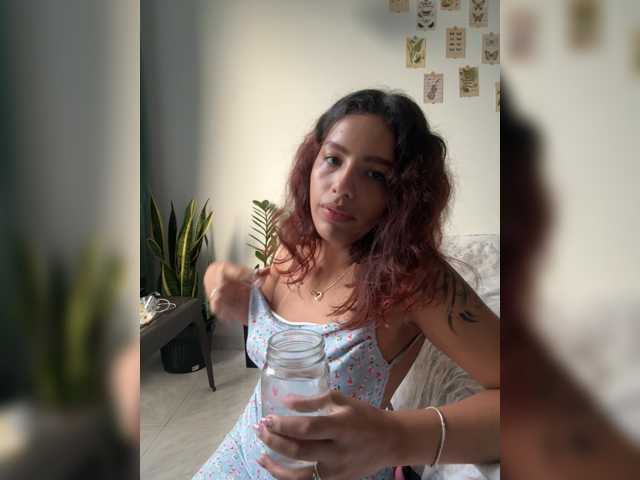 AmyScott live cam on BongaCams