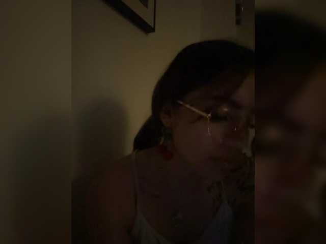 AmyScott live cam on BongaCams
