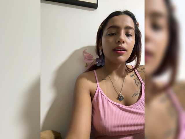 AmyScott live cam on BongaCams