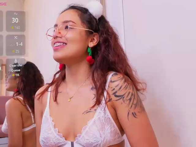 AmyScott live cam on BongaCams