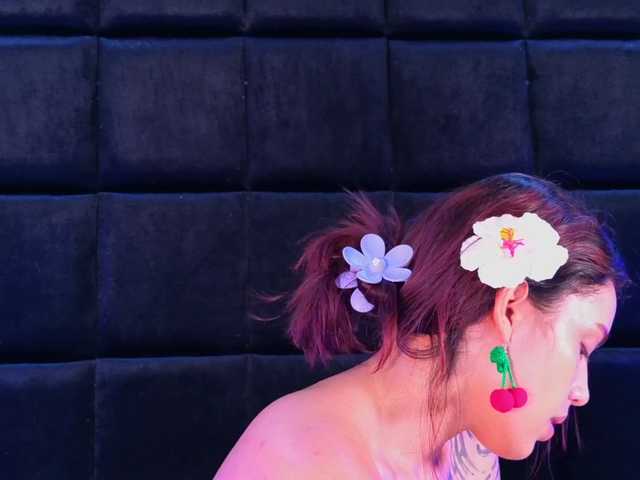 AmyScott live cam on BongaCams