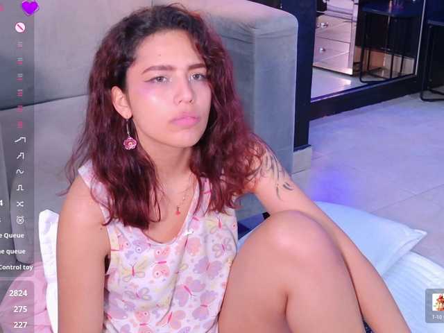 AmyScott live cam on BongaCams