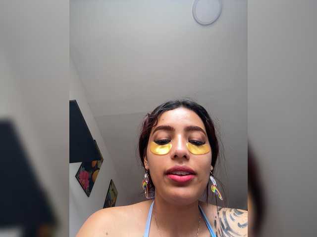 AmyScott live cam on BongaCams