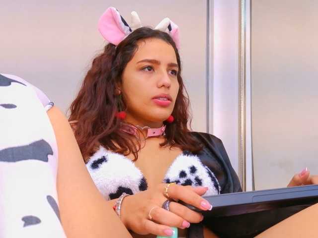 AmyScott live cam on BongaCams