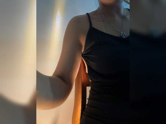 AmyScott live cam on BongaCams