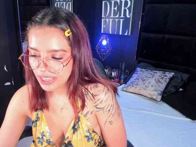 Modelo: AmyScott