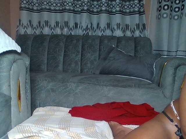 Horny-bitches live cam on BongaCams