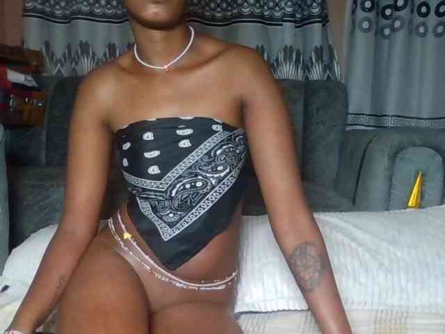 Horny-bitches webcam
