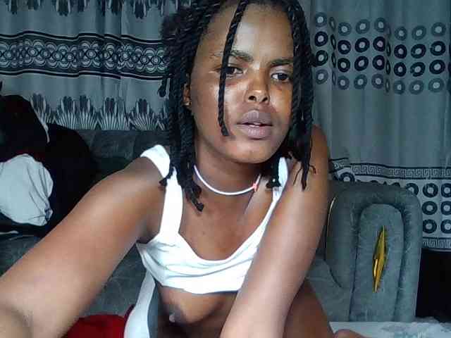 Horny-bitches webcam