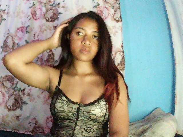 AmberMinah live cam on BongaCams