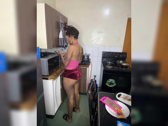 theCherrybomb live cam on BongaCams