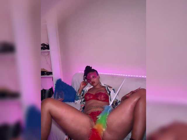 theCherrybomb live cam on BongaCams