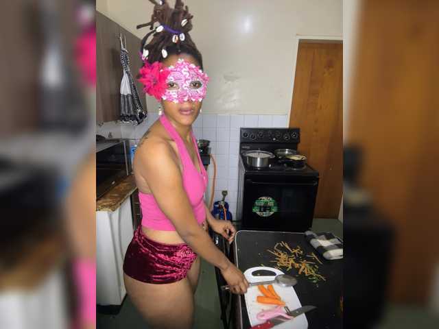 theCherrybomb live cam on BongaCams