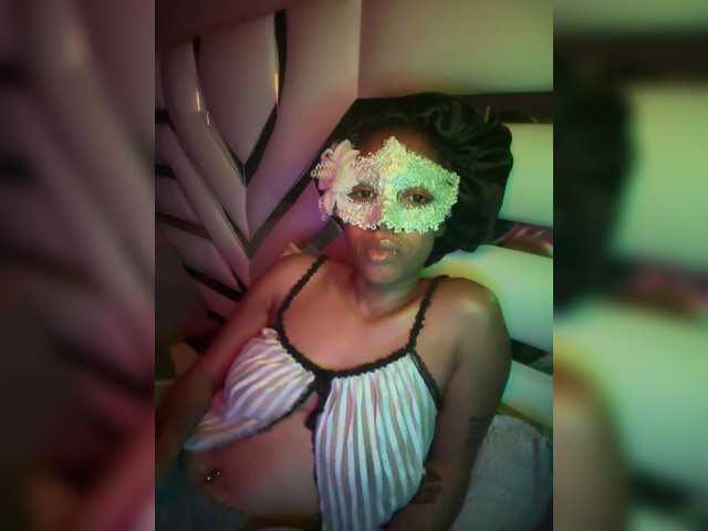 theCherrybomb live cam on BongaCams