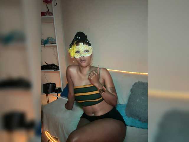 theCherrybomb live cam on BongaCams
