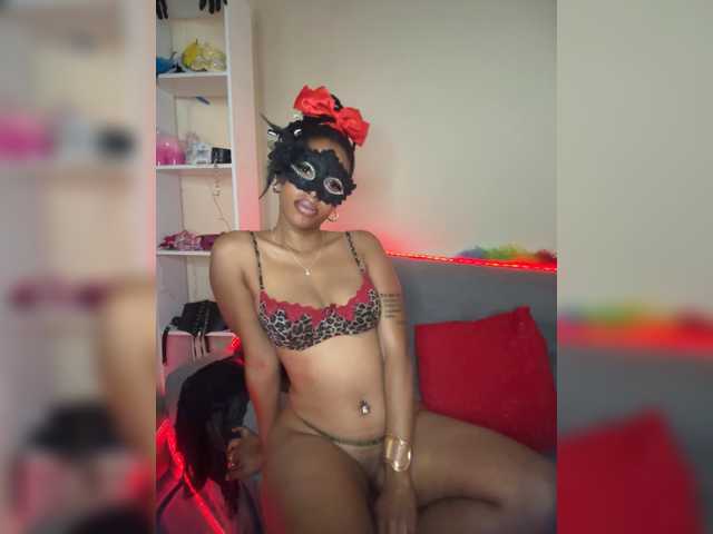 theCherrybomb live cam on BongaCams