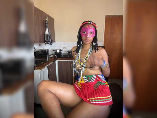 theCherrybomb live cam on BongaCams