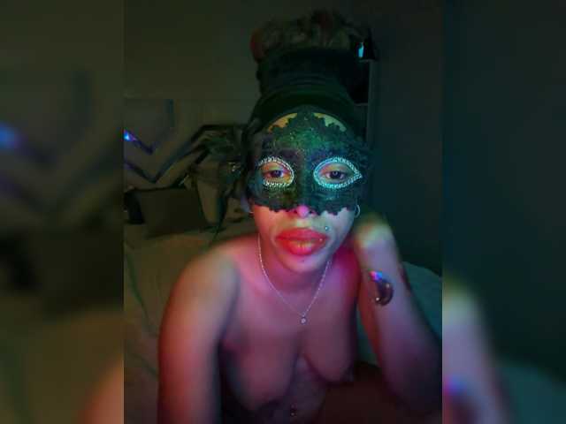 theCherrybomb live cam on BongaCams