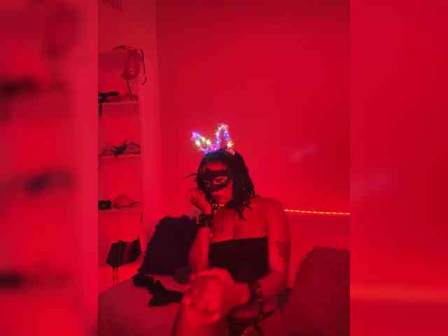 theCherrybomb webcam