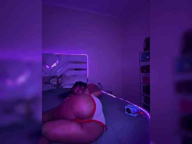 theCherrybomb webcam