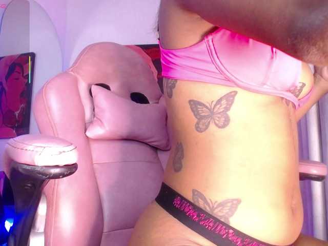 kiara-ebony live cam on BongaCams