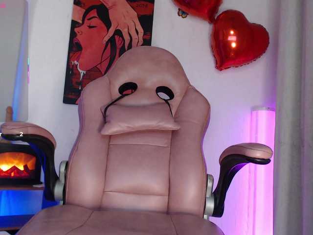 kiara-ebony live cam on BongaCams