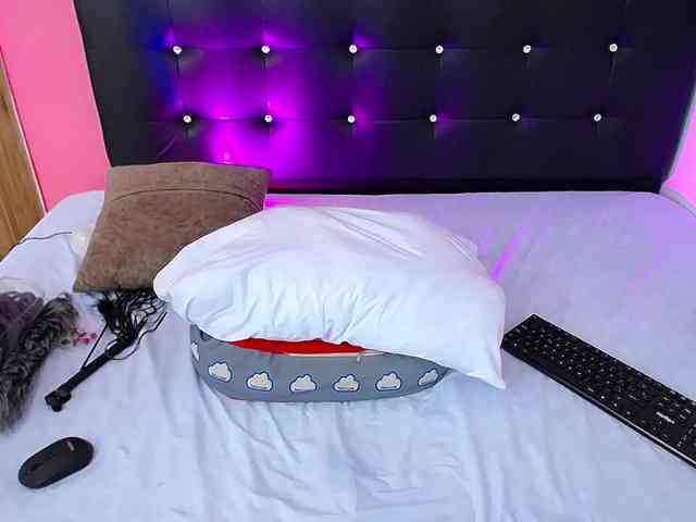 LittleHoney- webcam