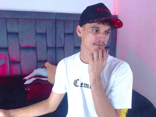 PetterBigcook Live Webcam on BongaCams