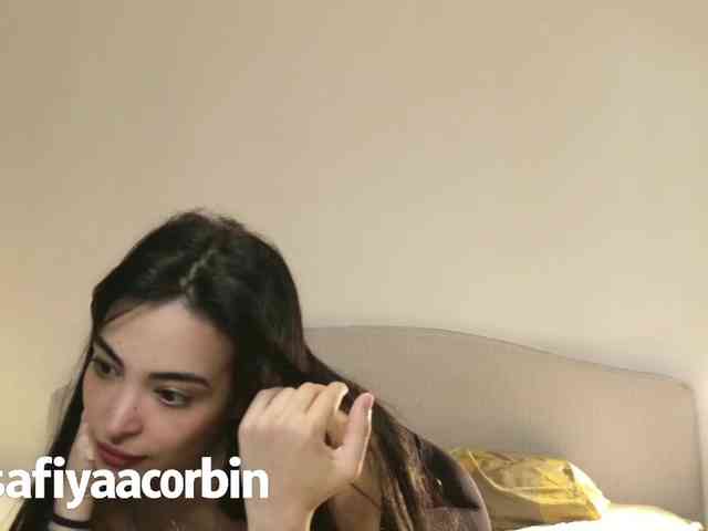 Modèle: Safiyacorbin