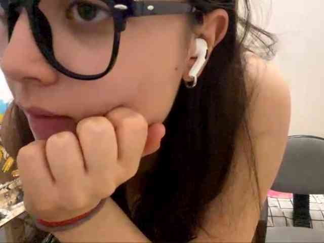 AltagraciaTrudics webcam