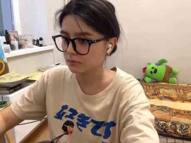 AltagraciaTrudics webcam
