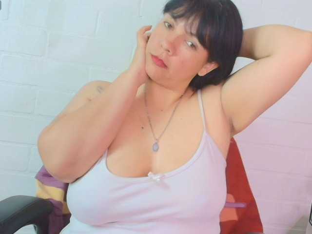 MadissonFox live cam on BongaCams