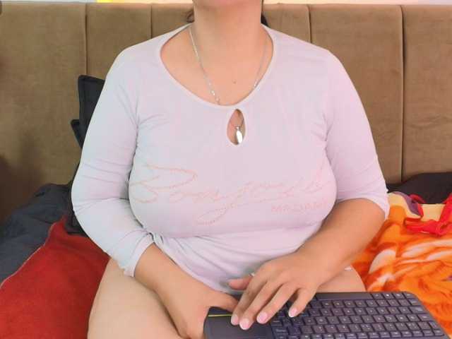 MadissonFox live cam on BongaCams