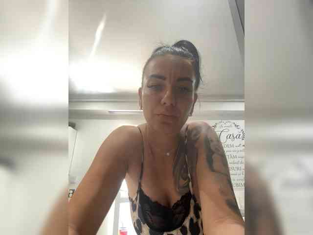 Leyla505 webcam