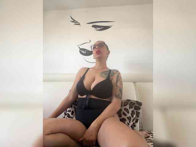 Leyla505 webcam