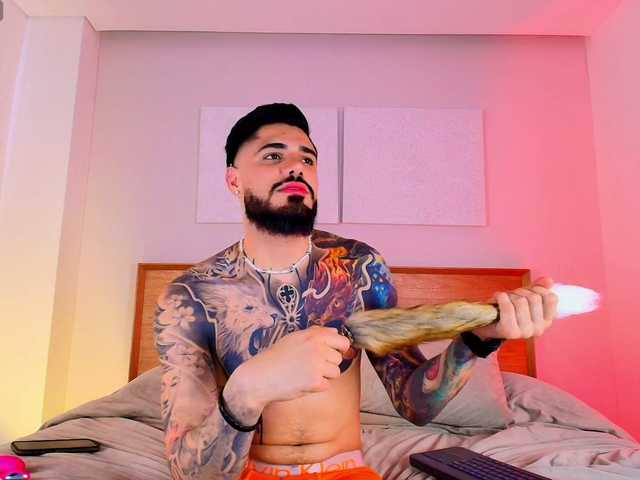 le modèle Morbidrabbits est en webcam porno dans un show sur le site bongacams, il possède les tags suivants: Latino/Hispanic,Brunette,Shaved