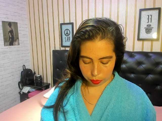 nikki-nikoll live cam on BongaCams