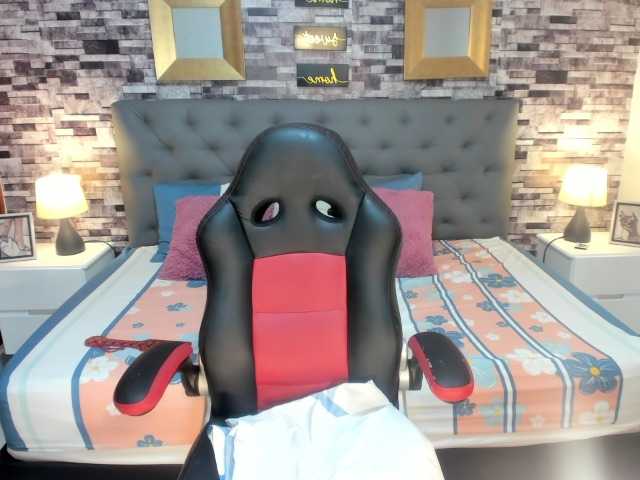 nikki-nikoll live cam on BongaCams