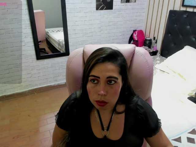 nikki-nikoll