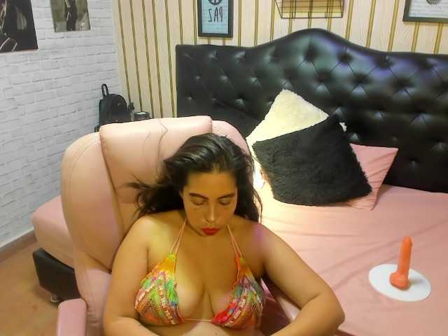 nikki-nikoll live cam on BongaCams