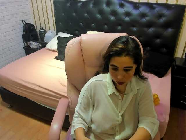 nikki-nikoll live cam on BongaCams