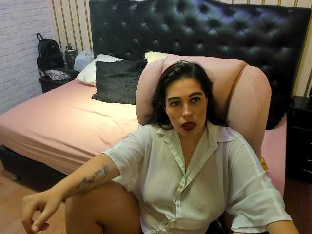 nikki-nikoll live cam on BongaCams