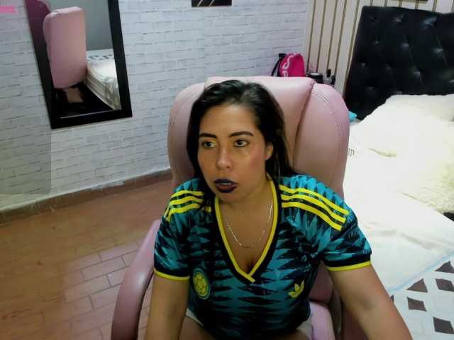 nikki-nikoll