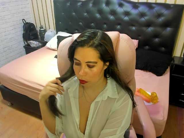 nikki-nikoll live cam on BongaCams