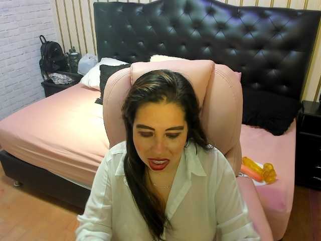 nikki-nikoll live cam on BongaCams