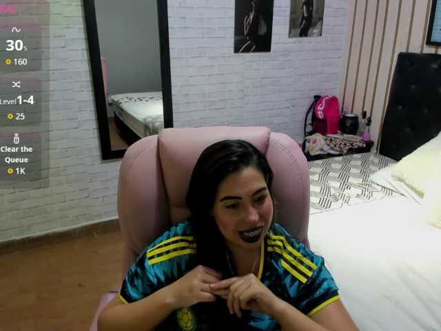 nikki-nikoll live cam on BongaCams